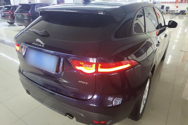 Used Jaguar F-PACE 2016 2.0T Two-Wheel Drive Urban Luxury Edition
