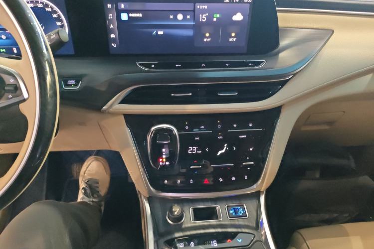 Used Buick GL8 2022 ES Landtrek 653T Luxury Edition
