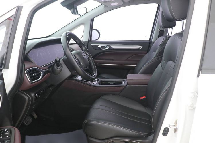 Used GAC Trumpchi M6 2021 PRO 270T DCT Luxury Edition
