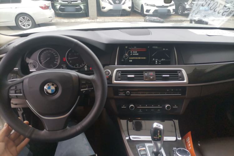 Used BMW 5 Series 2014 525Li Luxury Design Package
