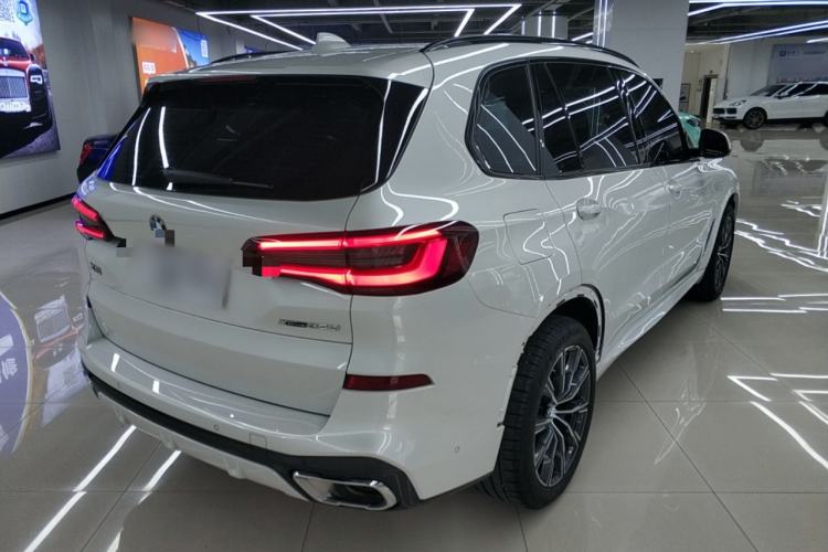 Used BMW X5 2022 Restyled xDrive 30Li Luxury Version M Sport Package
