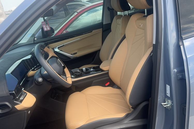 Used Geely Auto FX11 2023 2.0TD DCT Prestige Edition
