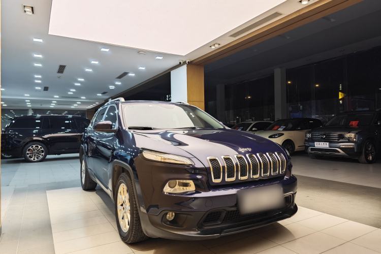 Used  Cherokee 2016 2.4L Leading Edition