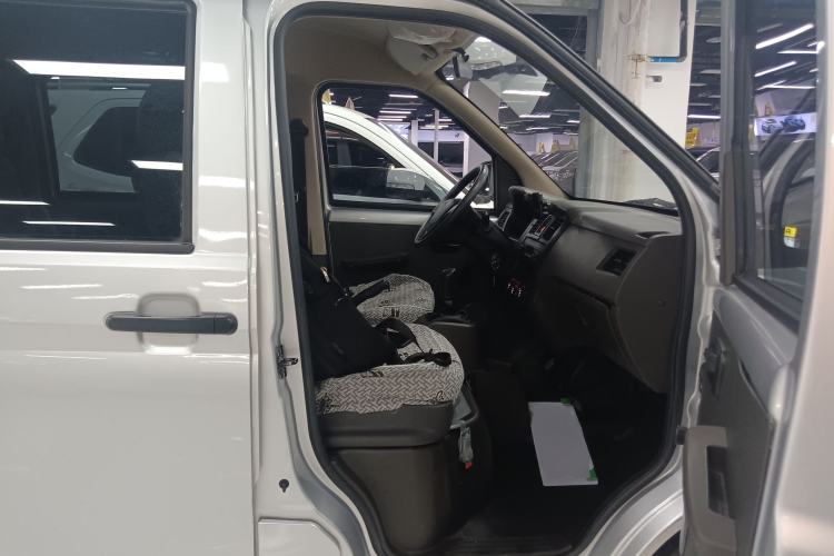 Used Wuling Rongguang S 2023 1.5L Base Version 5/7 Seats
