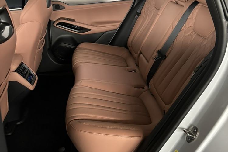 Used BYD Song L EV 2025 Intelligent Driving Version 550 km Excellence Edition
