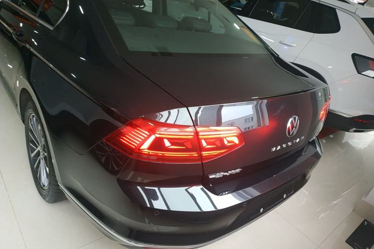 Used Volkswagen Magotan 2020 330TSI DSG Leading Model
