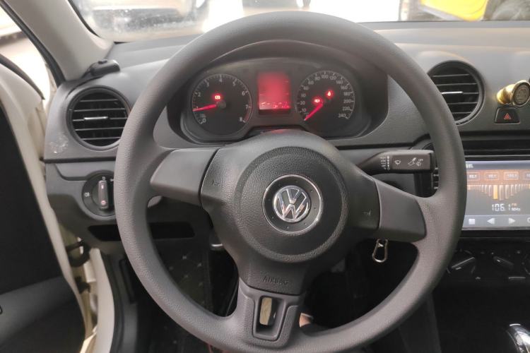 Used Volkswagen Jetta 2015 1.6L Automatic Fashion Model
