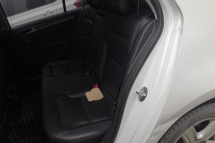 Used Volkswagen Golf 2016 230TSI Automatic Comfort Version
