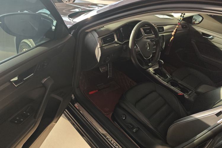 Used Volkswagen Passat 2017 330TSI DSG Luxury Edition
