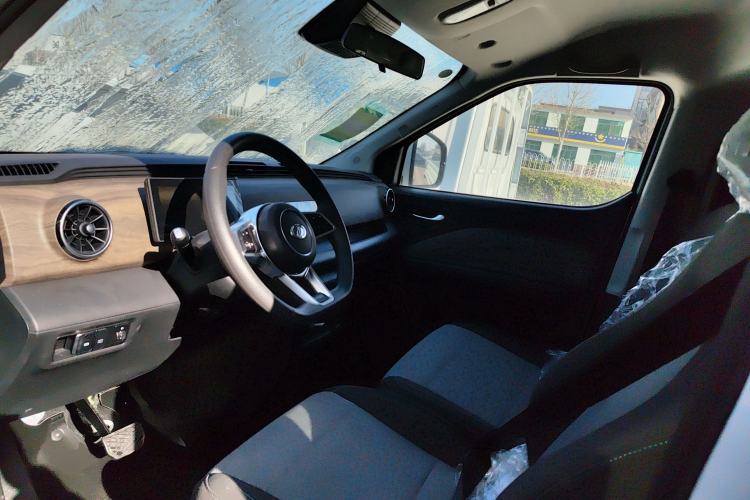 Used Ruichi EC75 2025 Model Passenger Vehicle Smart Driving Edition Pioneer I 41.5 kWh