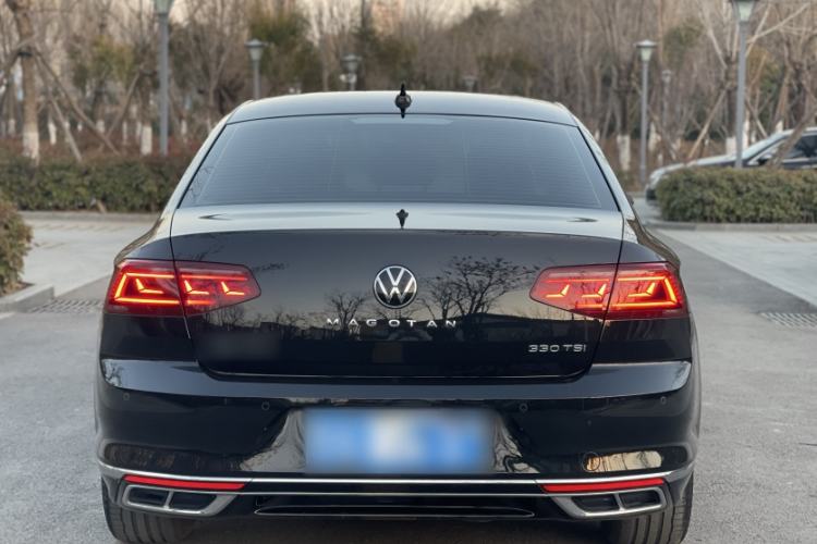 Used Volkswagen Magotan 2024 2 Million Units Zhongxiang Version 330TSI DSG Luxury Edition
