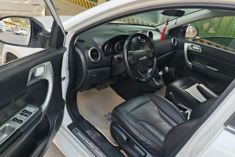 Used Haval H6 2015 Upgraded Model 1.5T Manual Two-Wheel Drive Elite Version
