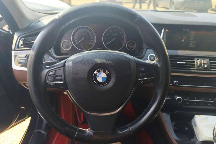 Used BMW 5 Series 2014 525Li Luxury Design Package
