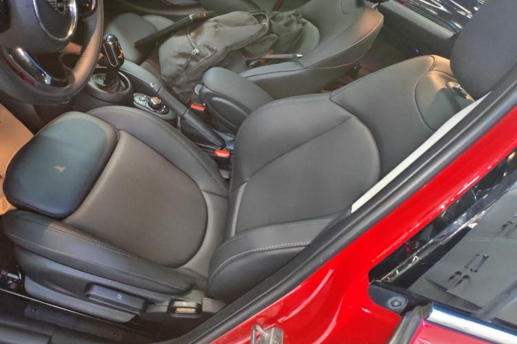 Used  MINI 2019 1.5T COOPER Classic Edition Five-Door Version
