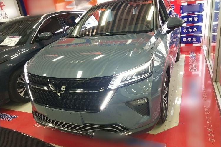 Used Wuling Asta 2022 2.0L DHT Electric-Speed Version

