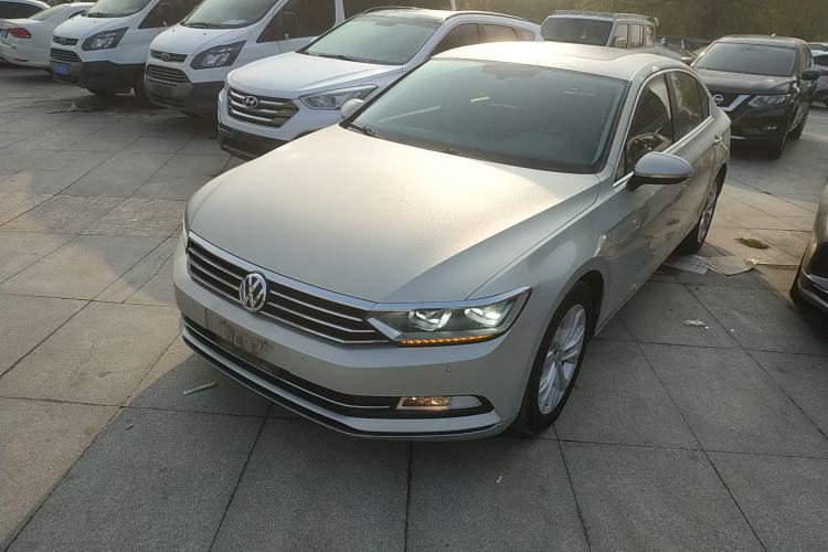 Used Volkswagen Magotan 2018 Facelift 330TSI DSG Luxury Model
