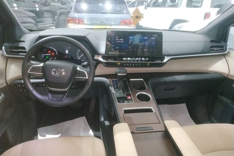 Used Toyota Granvia 2023 2.5L Hybrid Prestige PLUS Edition