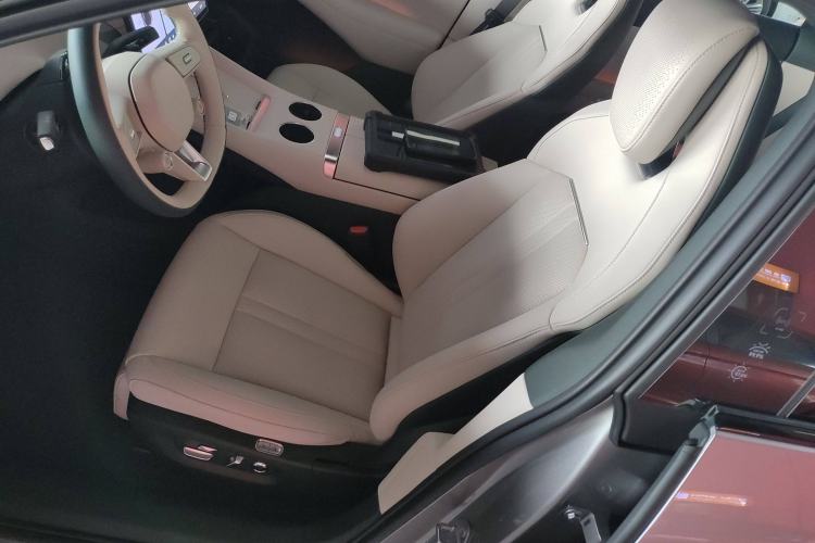 Used  YU7 2025 Ultra-Long Range Rear-Wheel Drive Version
