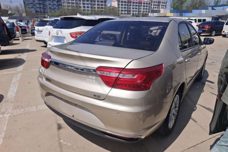 Used Geely Auto Vision 2019 Upgraded Model 1.5L Manual Luxury Version China VI Standard
