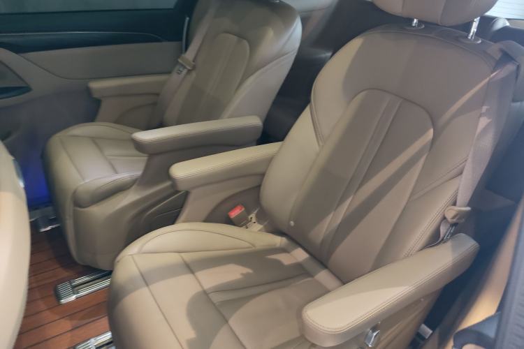 Used Buick GL8 2021 ES Landtrek 653T Luxury Model
