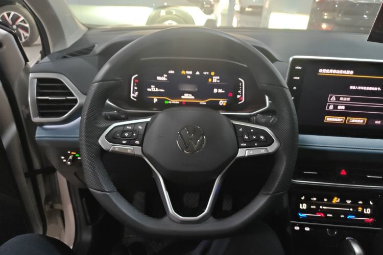 Used Volkswagen Tharu 2024 300TSI Two-Wheel-Drive Moon Luxury Edition
