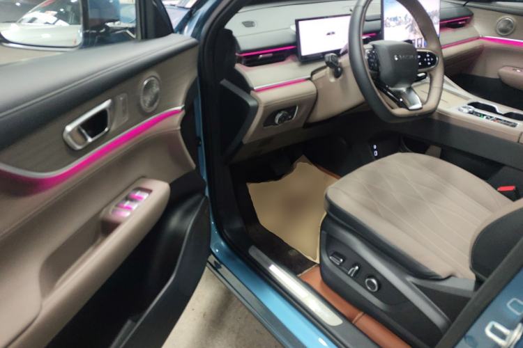 Used Chery Tiggo 8 PLUS C-DM 2025 1.5T 116 km Prestige Version 5 Seats