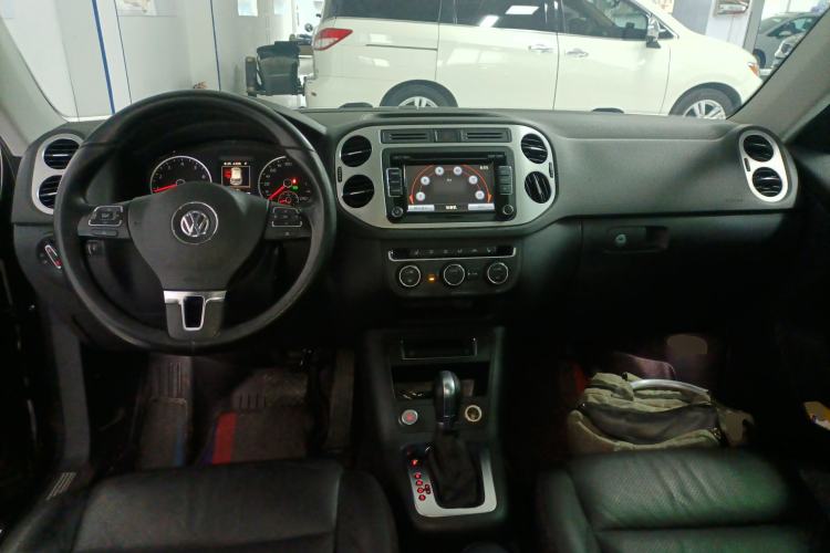 Used Volkswagen Tiguan 2015 1.8TSI Automatic All-Wheel-Drive Luxury Model
