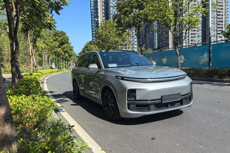 Used Li Auto L8 2023 Pro Model
