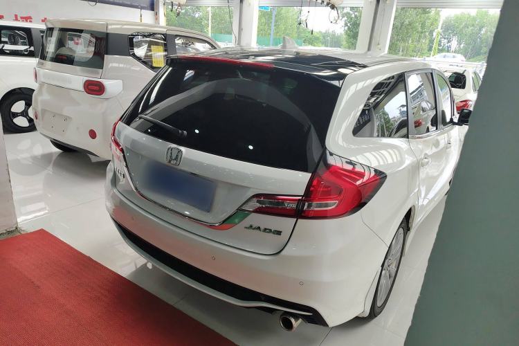 Used Honda Jade 2017 1.8L automatic Comfort version 5 seats
