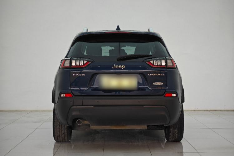 Used  Cherokee 2019 2.0L 2WD Premium Edition China VI