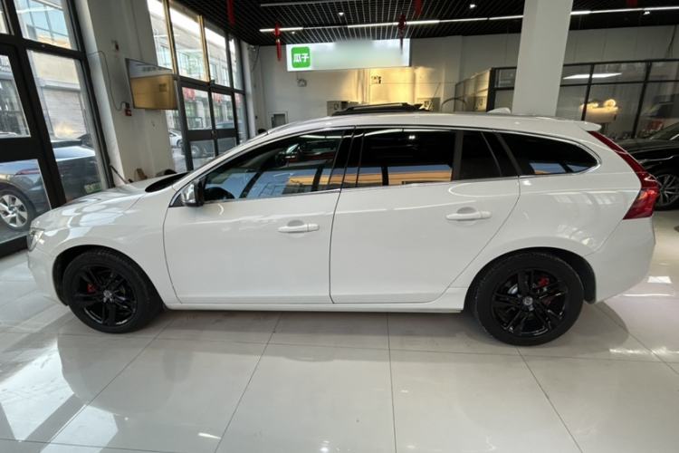 Used Volvo V60 2014 T5 Zhiya Edition