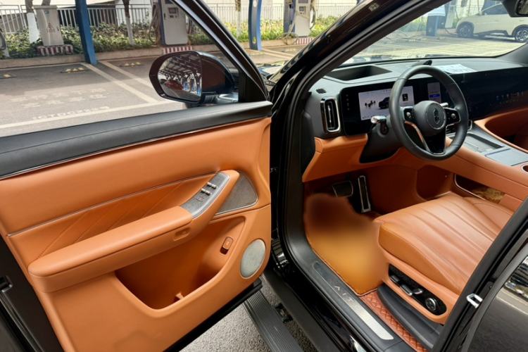 Used Hima AITO M8 2025 Extended-Range Max+ Version 53.4 kWh 5-Seater Edition