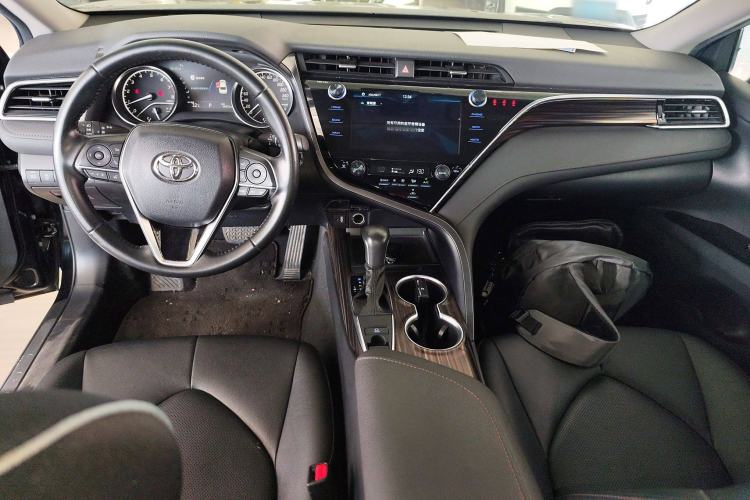 Used Toyota Camry 2019 Revised Version 2.0G Luxury Edition
