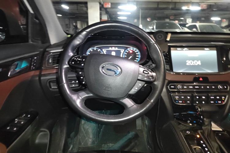 Used GAC Trumpchi GS8 2017 320T Two-Wheel Drive Luxury Smart Connectivity Version (7 Seats)