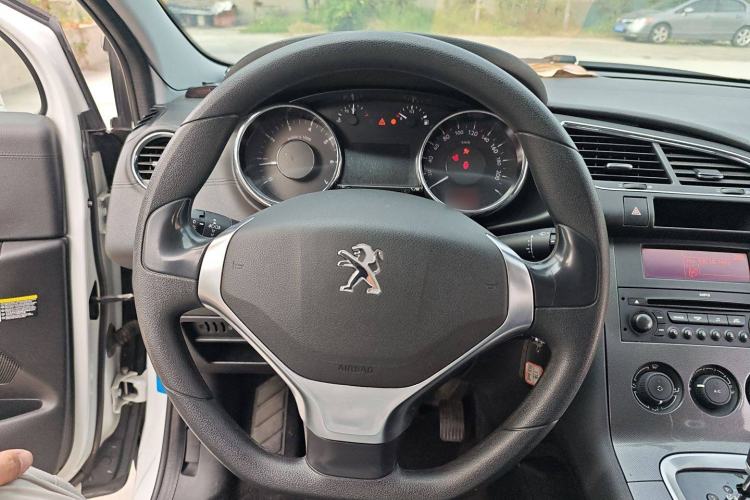 Used Peugeot 3008 2016 2.0L Automatic Standard Edition
