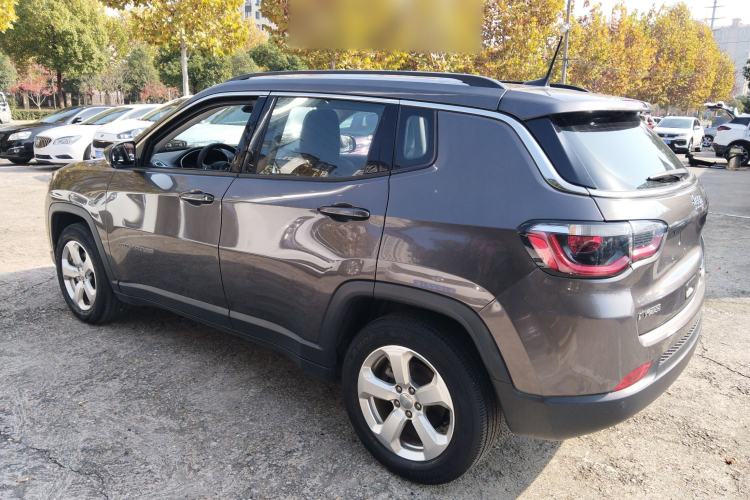 Used  Compass 2017 200T Automatic Enjoyment Version
