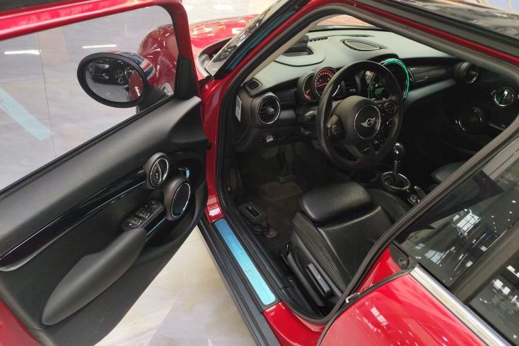 Used  MINI 2016 2.0T COOPER S Pioneer Edition Five-Door Model
