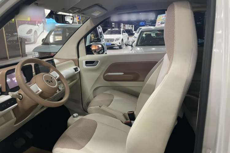 Used Wuling Hongguang MINIEV 2024 3rd Generation 215km Advanced Version
