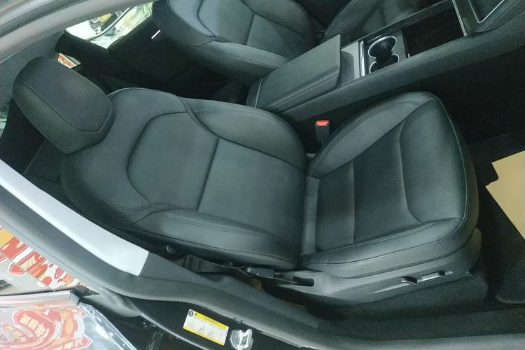 Used Tesla Model Y 2025 Long-Range All-Wheel-Drive Version