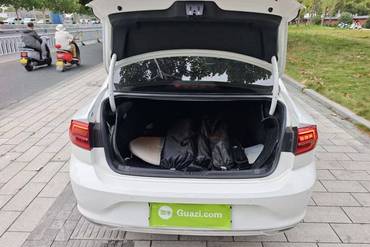 Used Volkswagen Lamando 2021 Facelift 280TSI DSG Comfort Edition (Manual Air Conditioning)
