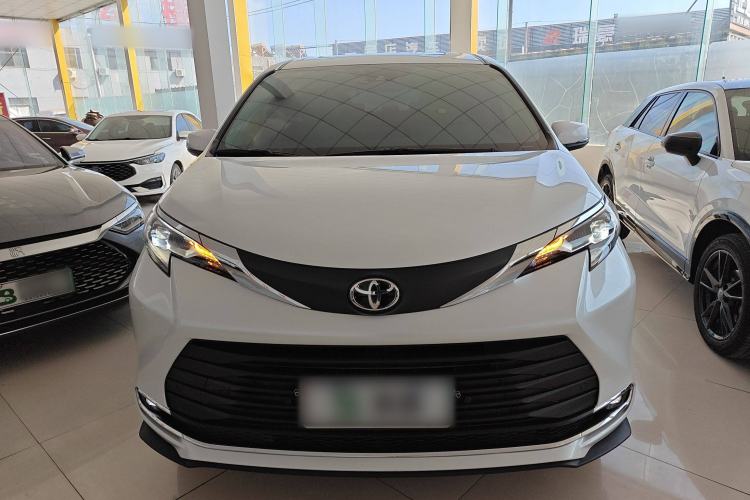 Used Toyota Sienna 2024 2.5L Hybrid Comfort Edition
