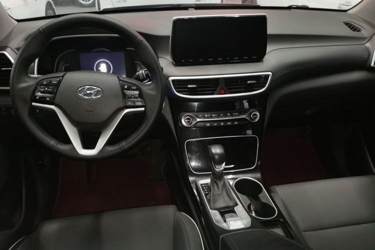 Used Hyundai Tucson 2020 280TGDi Two-Wheel-Drive GLS Fashion Edition China VI Standard
