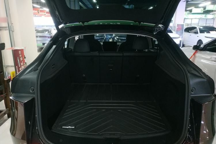 Used Tesla Model Y 2025 Rear-Wheel-Drive Version
