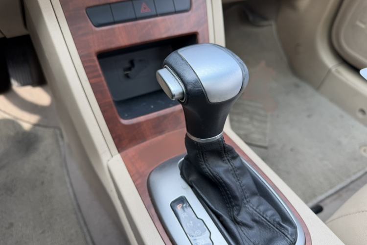 Used Roewe 350 2014 1.5L Automatic Xunyue Version
