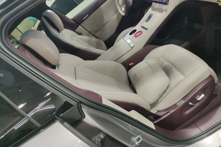 Used  YU7 2025 Ultra-Long Range High-Performance All-Wheel-Drive Max Edition