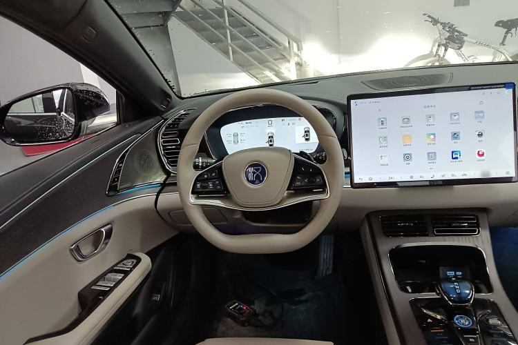 Used BYD Han 2025 EV Intelligent Driving Edition 701KM LiDAR Flagship Model
