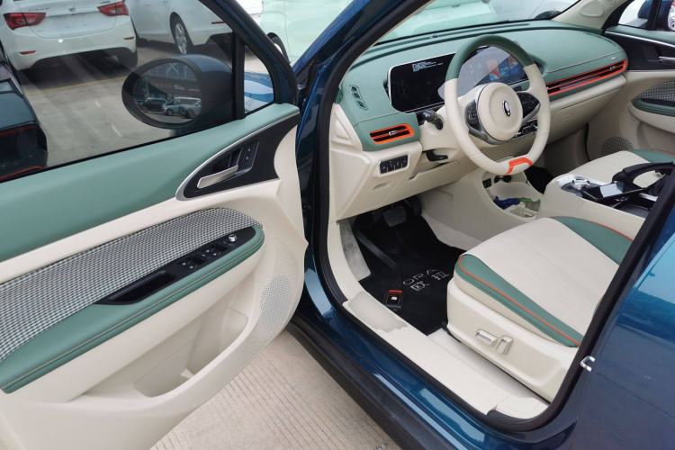 Used ORA Good Cat 2022 Morandi Edition 400km Standard Range Luxury Version Lithium-Ion Battery
