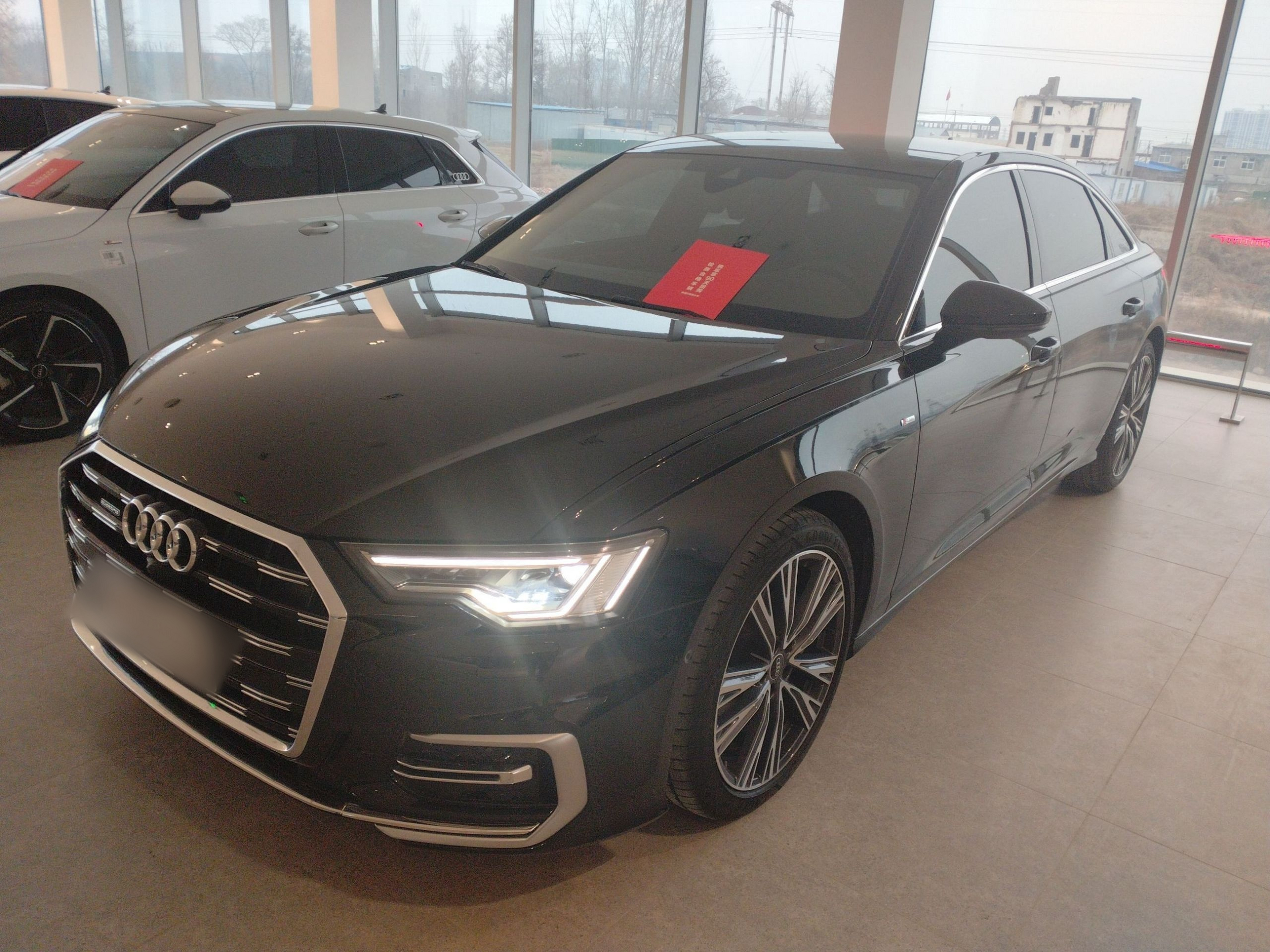 Под передней частью автомобиля