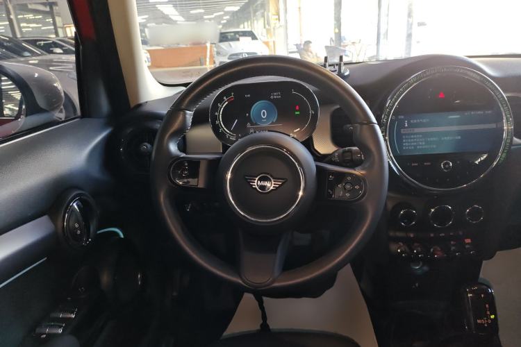 Used  MINI 2022 1.5T COOPER Classic Edition Five-Door Version
