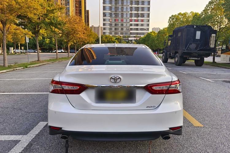 Used Toyota Camry 2021 2.0G Luxury Edition
